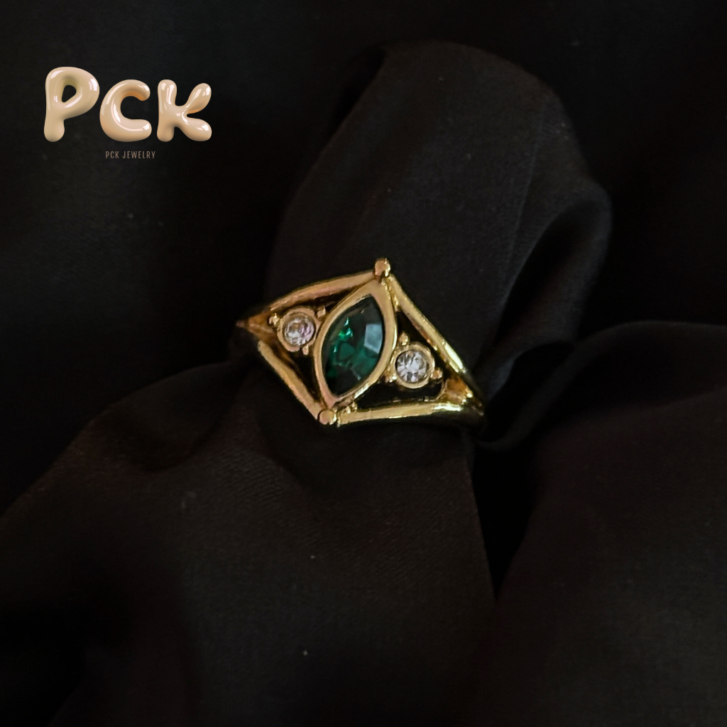 vintage gold & emerald ring